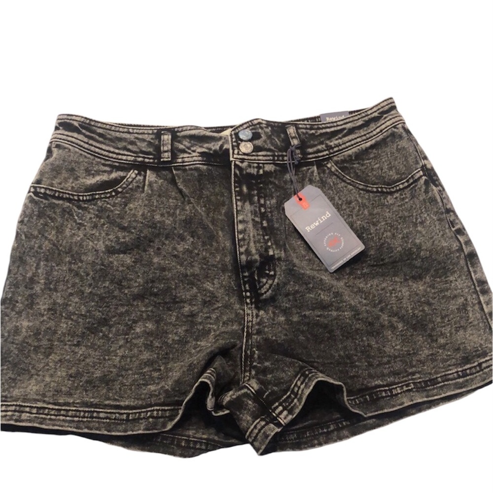Woman’s rewind dark wash shorts